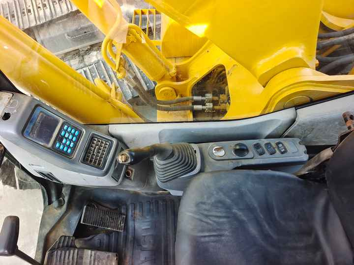 Used Good Quality Japan Original PC200-7 in Good Condition PC200-7 Komatsu - Escavadora de rastos: foto 4 Used Good Quality Japan Original PC200-7 in Good Condition PC200-7 Komatsu - Escavadora de rastos: foto 4