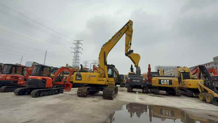 Used Good Quality Japan Original PC210-8 in Good Condition PC210-8 Komatsu - Escavadora de rastos: foto 4 Used Good Quality Japan Original PC210-8 in Good Condition PC210-8 Komatsu - Escavadora de rastos: foto 4