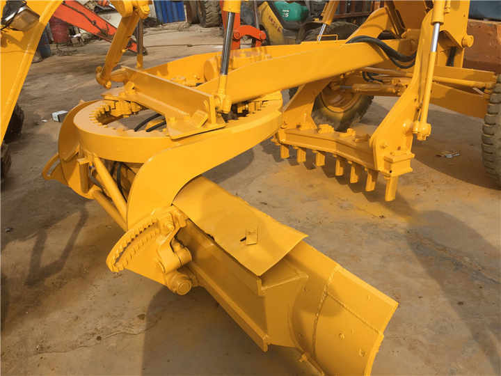 Used Komatsu GD305 Motor Grader Cheap Price Komatsu Road Grader GD305 Good Condition in China - Motoniveladora: foto 2 Used Komatsu GD305 Motor Grader Cheap Price Komatsu Road Grader GD305 Good Condition in China - Motoniveladora: foto 2