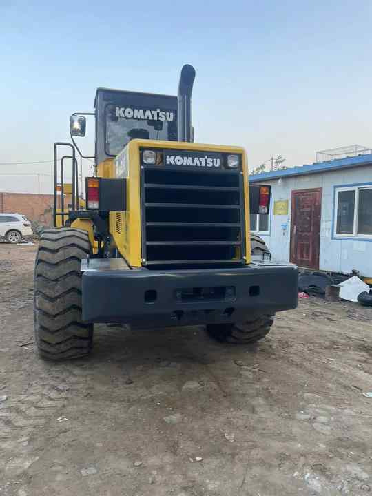 Used Komatsu WA380-3 Front Loader in Very Good Condition Strong Power komatsu 380 Wheel Loader Low Price Hot Sale - Carregadeira de rodas: foto 4 Used Komatsu WA380-3 Front Loader in Very Good Condition Strong Power komatsu 380 Wheel Loader Low Price Hot Sale - Carregadeira de rodas: foto 4