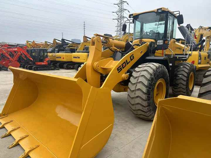 Used SDLG955F New Model Wheel Loader Second Hand Machine Popular Brand Sdlg Hydraulic Machinery - Carregadeira de rodas: foto 4 Used SDLG955F New Model Wheel Loader Second Hand Machine Popular Brand Sdlg Hydraulic Machinery - Carregadeira de rodas: foto 4