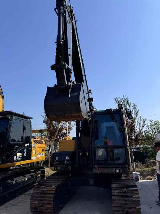 Used Volvo 14 Tonne Crawler Excavator Volvo Ec140 Excavator Good Condition Low Price Good Quality for Sale - Escavadora de rastos: foto 5 Used Volvo 14 Tonne Crawler Excavator Volvo Ec140 Excavator Good Condition Low Price Good Quality for Sale - Escavadora de rastos: foto 5