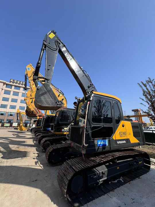 Used Volvo 14 Tonne Crawler Excavator Volvo Ec140 Excavator Good Condition Low Price Good Quality for Sale - Escavadora de rastos: foto 4 Used Volvo 14 Tonne Crawler Excavator Volvo Ec140 Excavator Good Condition Low Price Good Quality for Sale - Escavadora de rastos: foto 4