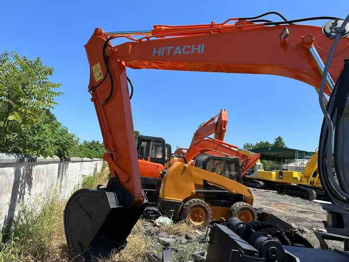 Used Wheel Excavator Hitachi ZX 130W Made in Japan 13ton Hitachi Zx130w Wheel Excavator Price Used Hitachi Zx130 Excavator SALE - Escavadeira: foto 3 Used Wheel Excavator Hitachi ZX 130W Made in Japan 13ton Hitachi Zx130w Wheel Excavator Price Used Hitachi Zx130 Excavator SALE - Escavadeira: foto 3