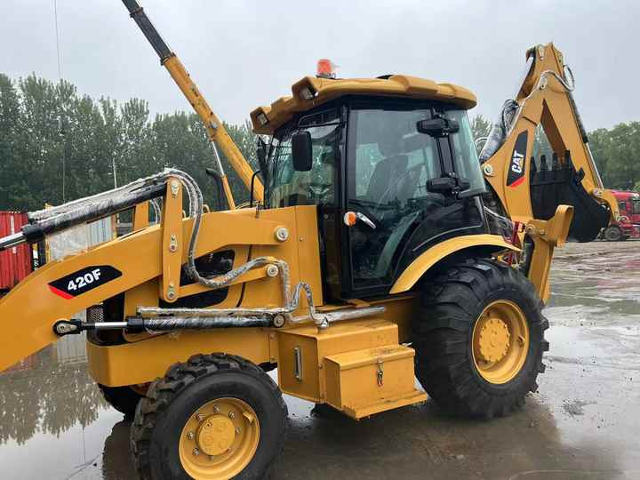 Used Wheel Loader CAT420F Caterpillar 420F Construction Machinery Mini Wheel Skid Steer Loader in Stock - Carregadeira de rodas: foto 2 Used Wheel Loader CAT420F Caterpillar 420F Construction Machinery Mini Wheel Skid Steer Loader in Stock - Carregadeira de rodas: foto 2