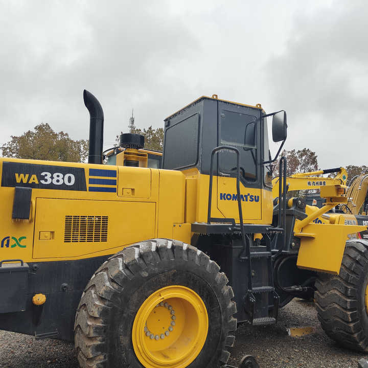Used komatsu WA380-3 Wheel Loader Hot Sale Original Japan Brand Koamtsu Wheel Loader for Sale - Carregadeira de rodas: foto 1 Used komatsu WA380-3 Wheel Loader Hot Sale Original Japan Brand Koamtsu Wheel Loader for Sale - Carregadeira de rodas: foto 1