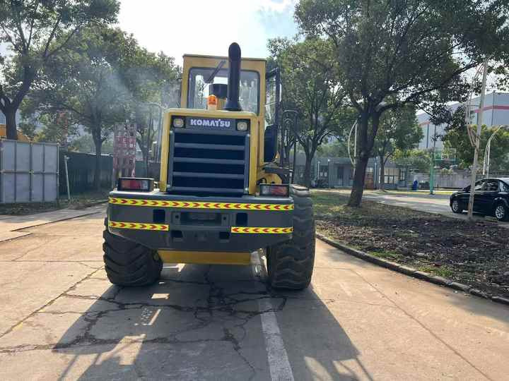 Used komatsu Wa320-3 Wheel Loader Second Hand Machine Popular Brand komatsu Hydraulic Machinery - Carregadeira de rodas: foto 4 Used komatsu Wa320-3 Wheel Loader Second Hand Machine Popular Brand komatsu Hydraulic Machinery - Carregadeira de rodas: foto 4