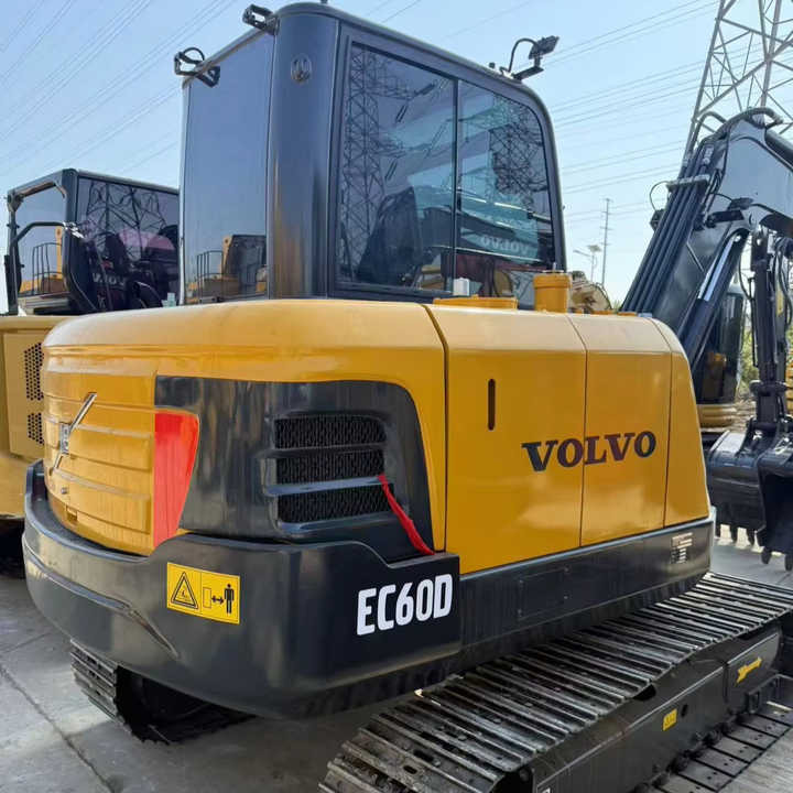 Used volvo Ec60 Mini 6tons Excavator in Stock for Sale - Escavadora de rastos: foto 1 Used volvo Ec60 Mini 6tons Excavator in Stock for Sale - Escavadora de rastos: foto 1