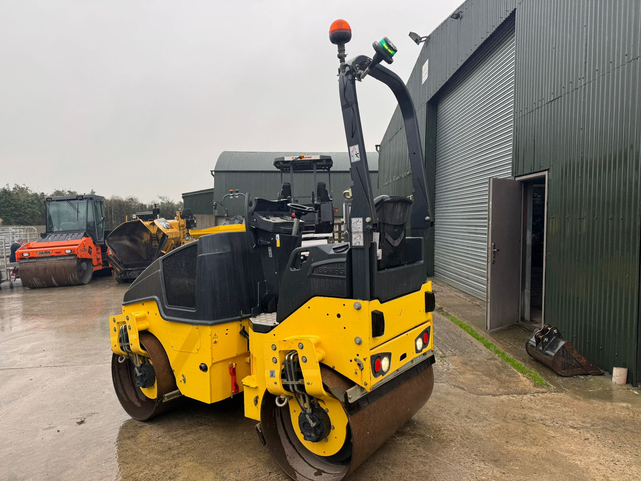 BOMAG BW120AD-5 - Compactador de asfalto: foto 3 BOMAG BW120AD-5 - Compactador de asfalto: foto 3