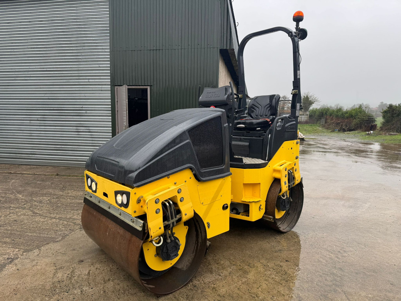 BOMAG BW120AD-5 - Compactador de asfalto: foto 1 BOMAG BW120AD-5 - Compactador de asfalto: foto 1