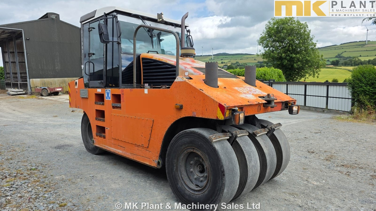 BOMAG BW24R (Stavostroj VP2400 / Ammann AP2400) - Compactador de pneus: foto 5 BOMAG BW24R (Stavostroj VP2400 / Ammann AP2400) - Compactador de pneus: foto 5