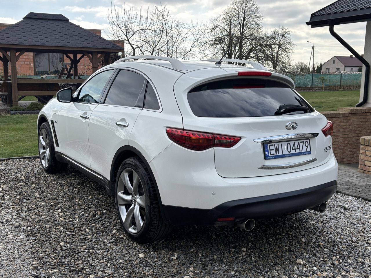 Infiniti QX70 FX30 Diesel V6 Euro6 - SUV: foto 5 Infiniti QX70 FX30 Diesel V6 Euro6 - SUV: foto 5