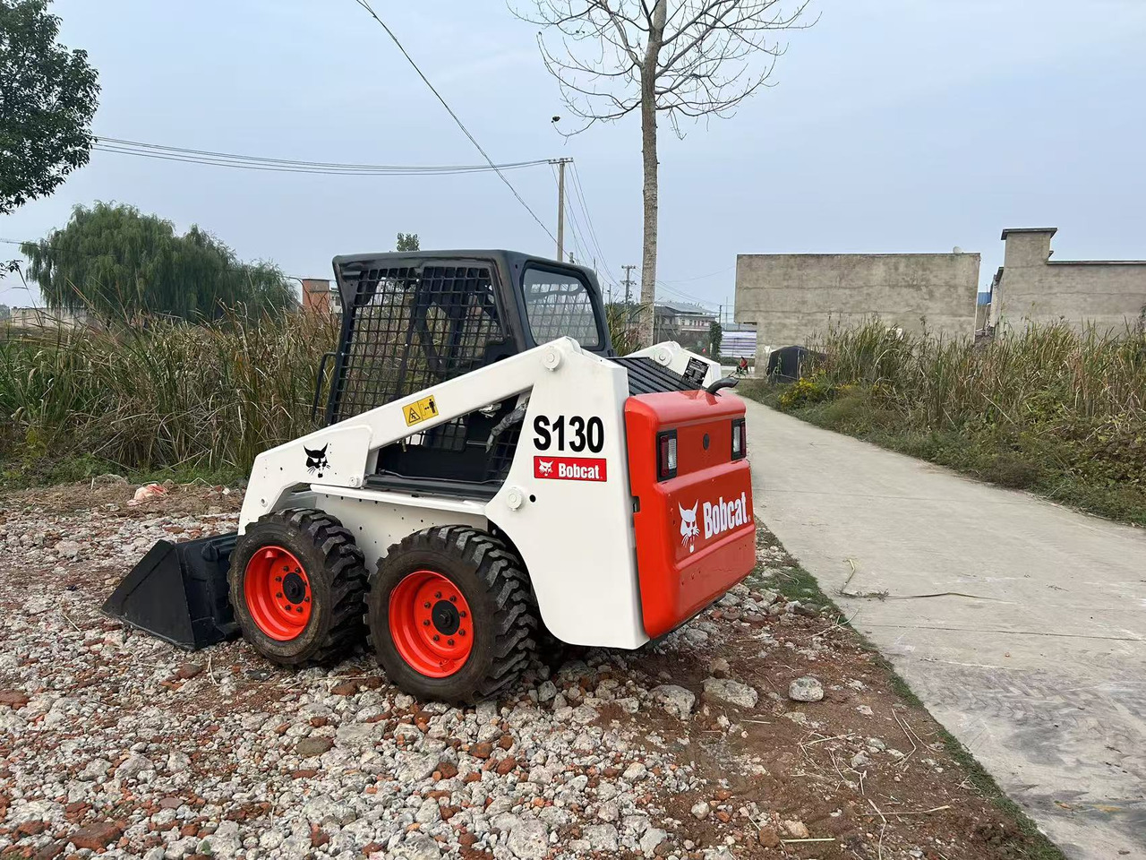 BOBCAT S130 - Mini carregadeira: foto 4 BOBCAT S130 - Mini carregadeira: foto 4