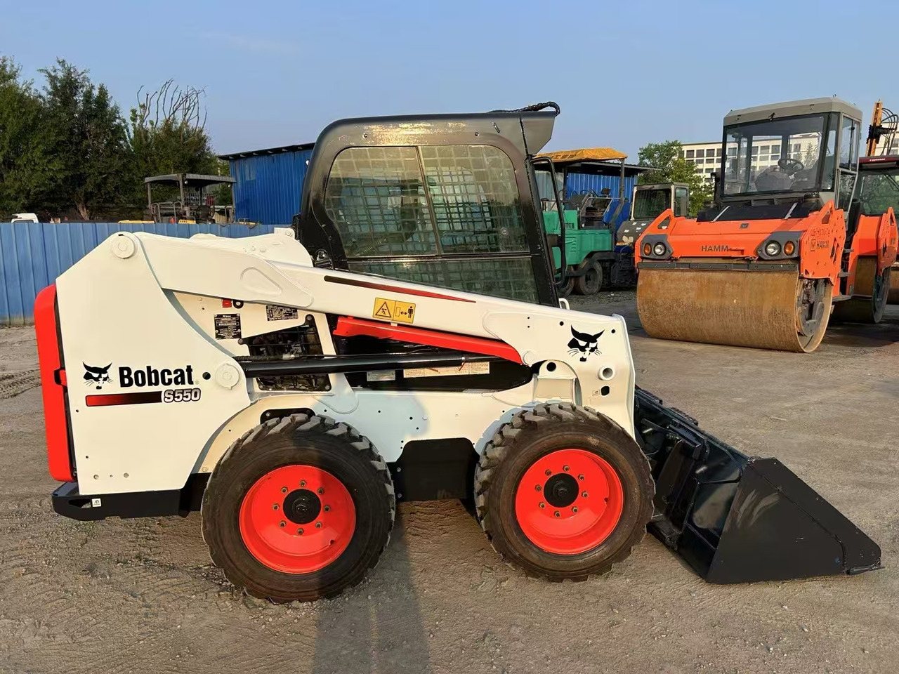 BOBCAT S550 - Mini carregadeira: foto 4 BOBCAT S550 - Mini carregadeira: foto 4