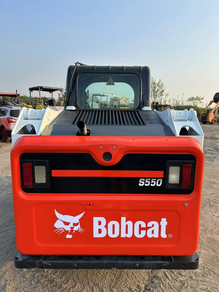 BOBCAT S550 - Mini carregadeira: foto 3 BOBCAT S550 - Mini carregadeira: foto 3