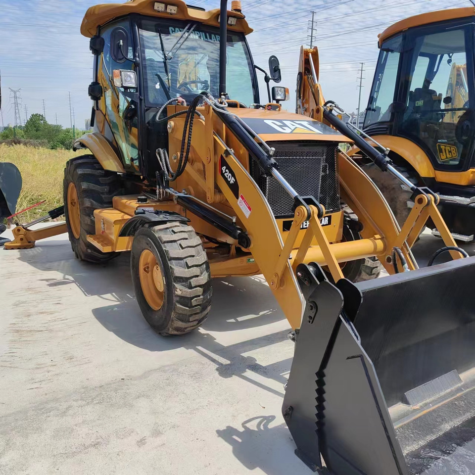 CATERPILLAR 420F - Retroescavadeira: foto 1 CATERPILLAR 420F - Retroescavadeira: foto 1