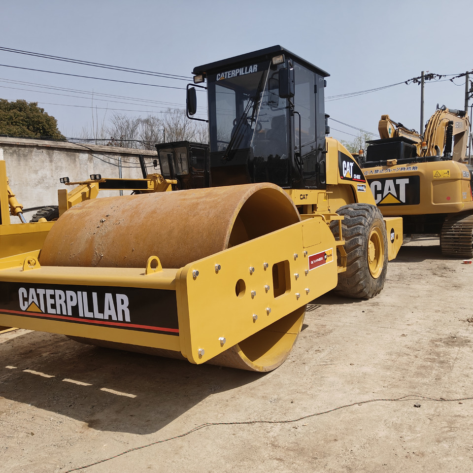 CATERPILLAR 683E - Compactador de asfalto: foto 2 CATERPILLAR 683E - Compactador de asfalto: foto 2