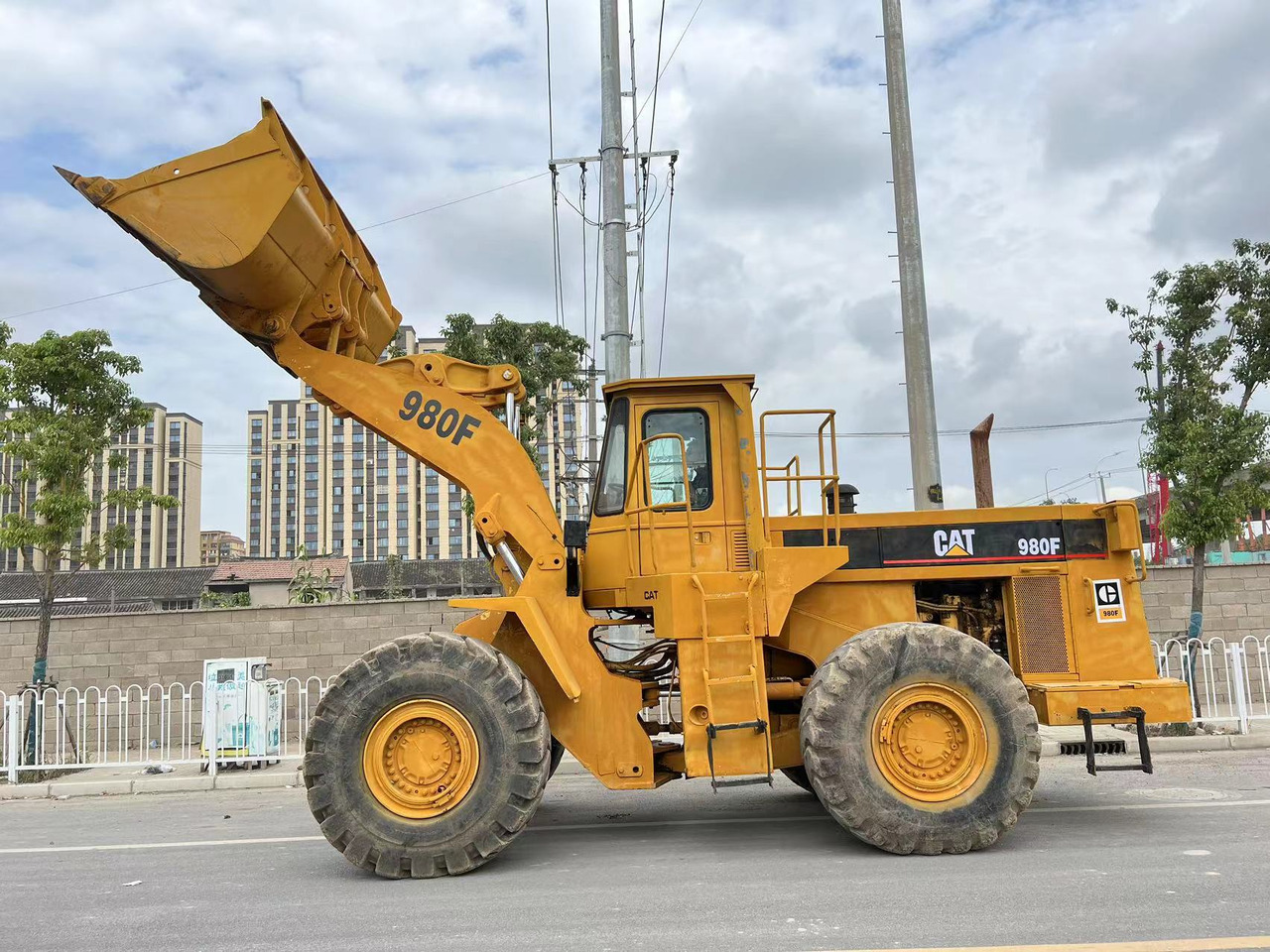 CATERPILLAR 980F - Carregadeira de esteiras: foto 4 CATERPILLAR 980F - Carregadeira de esteiras: foto 4