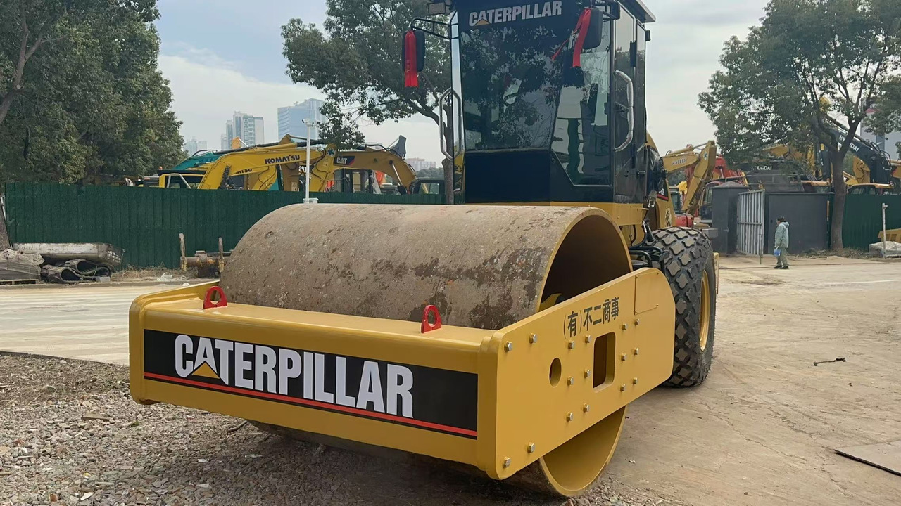 CATERPILLAR CS683E - Compactador de asfalto: foto 1 CATERPILLAR CS683E - Compactador de asfalto: foto 1