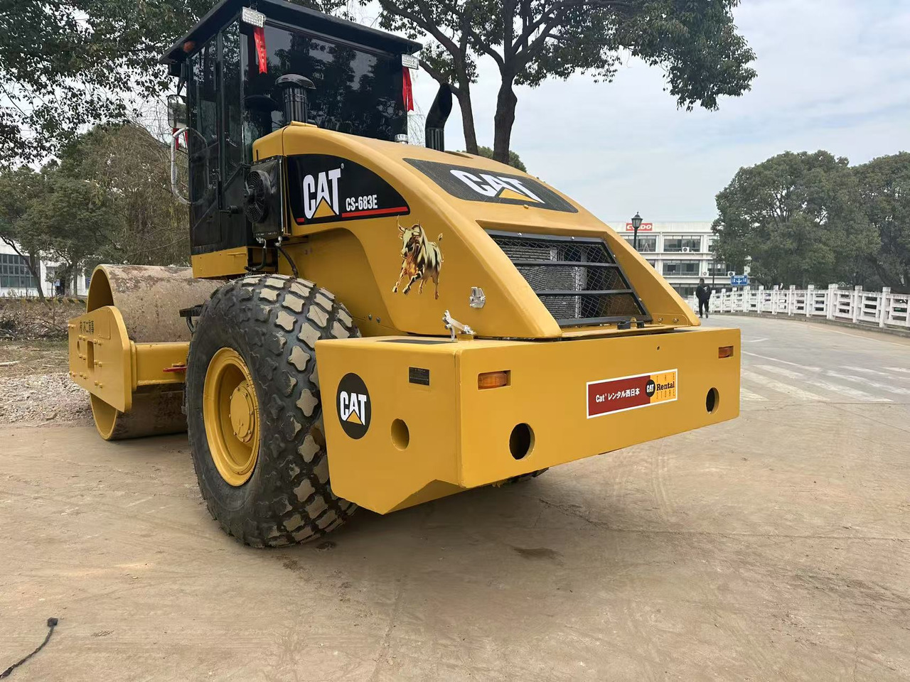 CATERPILLAR CS683E - Compactador de asfalto: foto 2 CATERPILLAR CS683E - Compactador de asfalto: foto 2