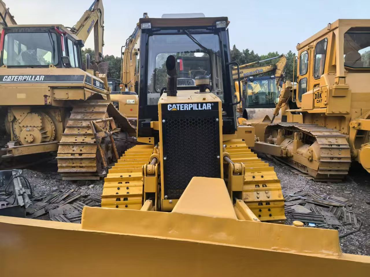 CATERPILLAR D3C - Buldôzer: foto 1 CATERPILLAR D3C - Buldôzer: foto 1
