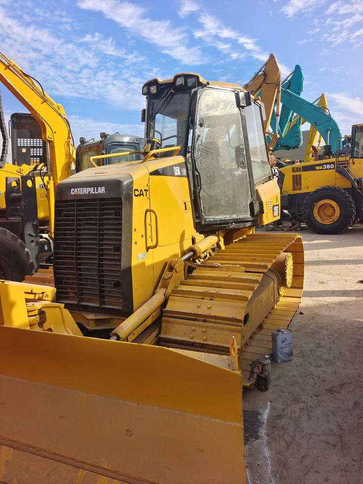 CATERPILLAR D3K - Buldôzer: foto 1 CATERPILLAR D3K - Buldôzer: foto 1