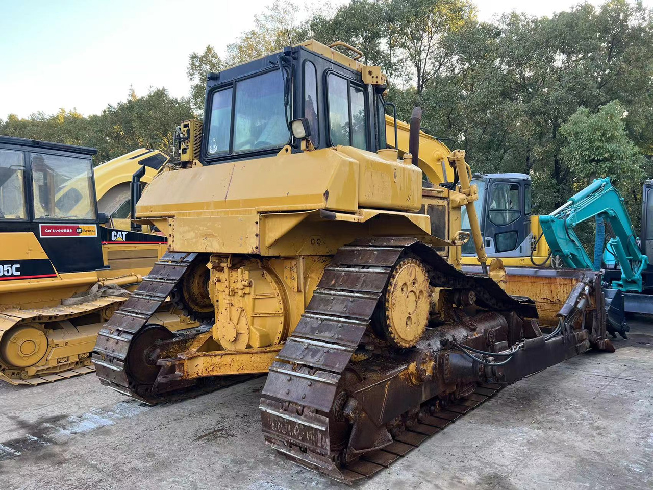 CATERPILLAR D6H - Buldôzer: foto 1 CATERPILLAR D6H - Buldôzer: foto 1