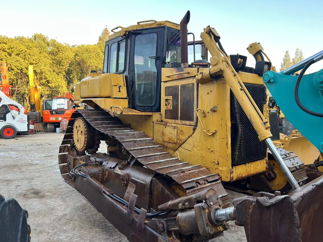 CATERPILLAR D6H - Buldôzer: foto 3 CATERPILLAR D6H - Buldôzer: foto 3