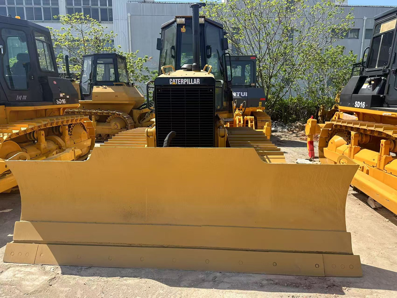 CATERPILLAR D6K - Buldôzer: foto 4 CATERPILLAR D6K - Buldôzer: foto 4