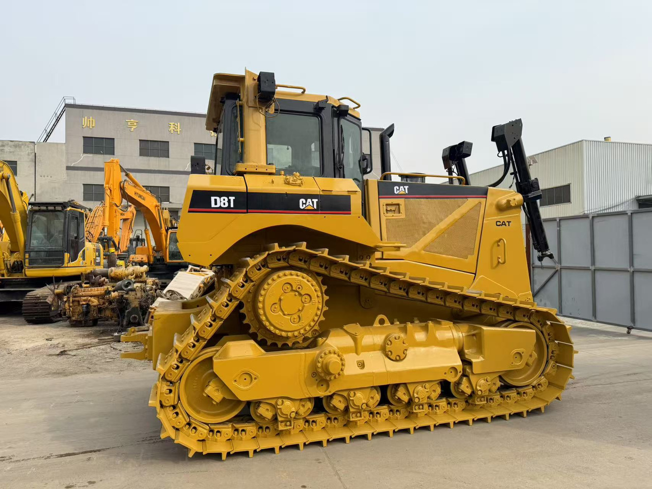 CATERPILLAR D8T - Buldôzer: foto 3 CATERPILLAR D8T - Buldôzer: foto 3