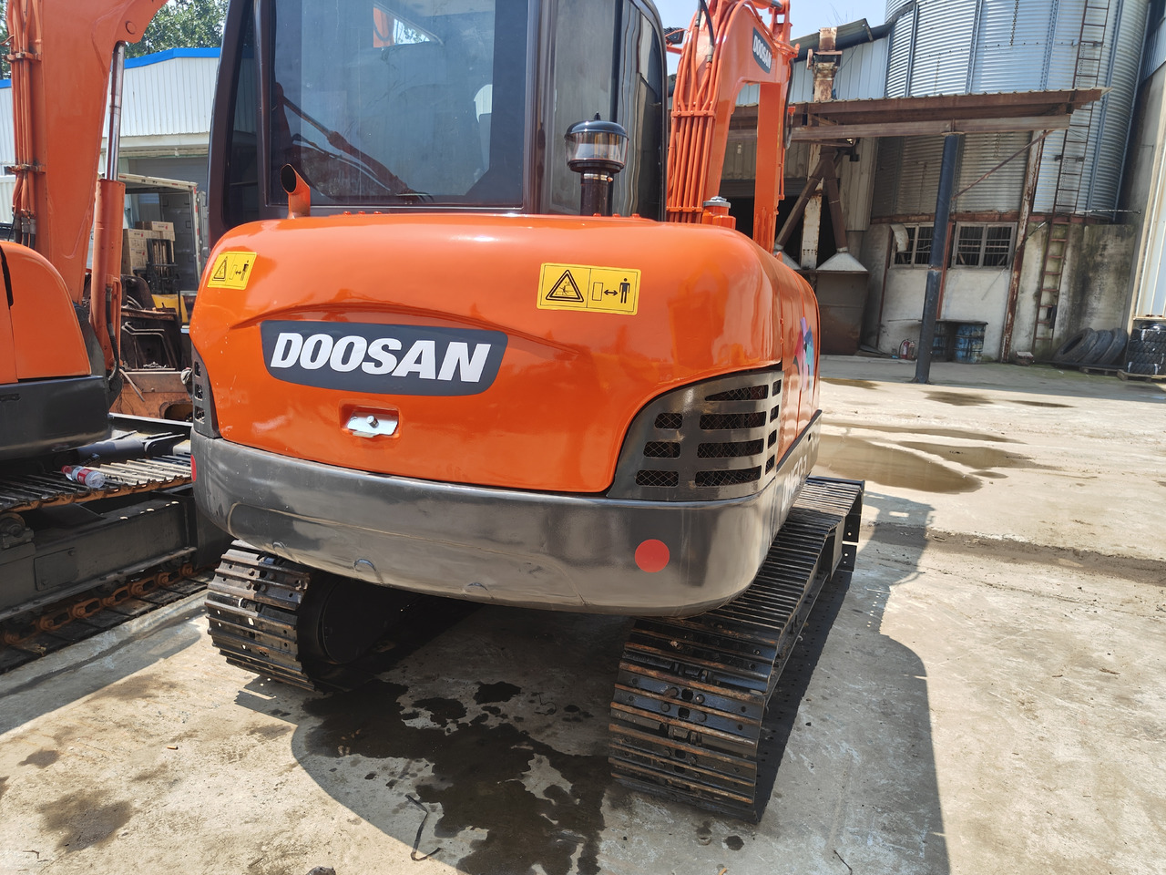 DOOSAN DH60-7 - Escavadora de rastos: foto 3 DOOSAN DH60-7 - Escavadora de rastos: foto 3