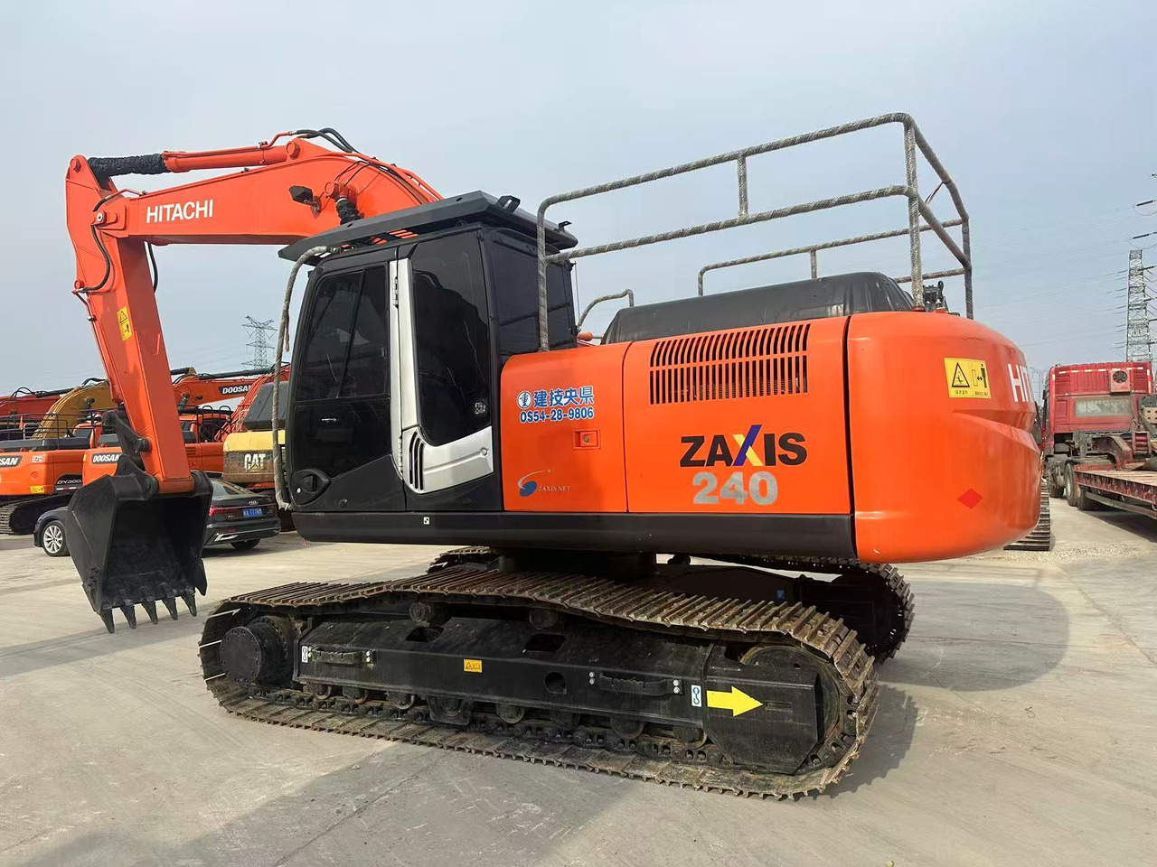 HITACHI ZX240-3G - Escavadora de rastos: foto 1 HITACHI ZX240-3G - Escavadora de rastos: foto 1