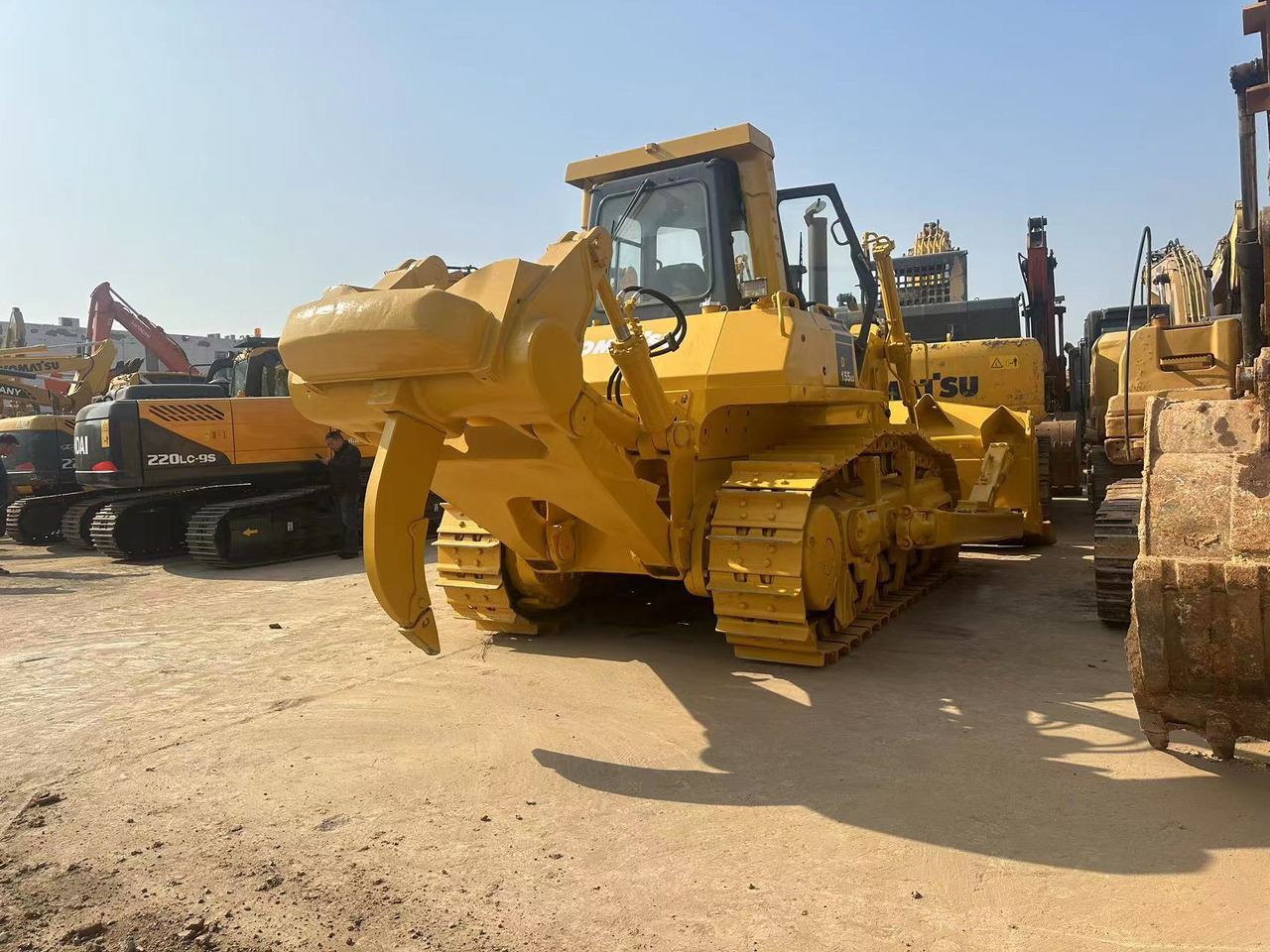 KOMATSU D155A-5 - Buldôzer: foto 3 KOMATSU D155A-5 - Buldôzer: foto 3