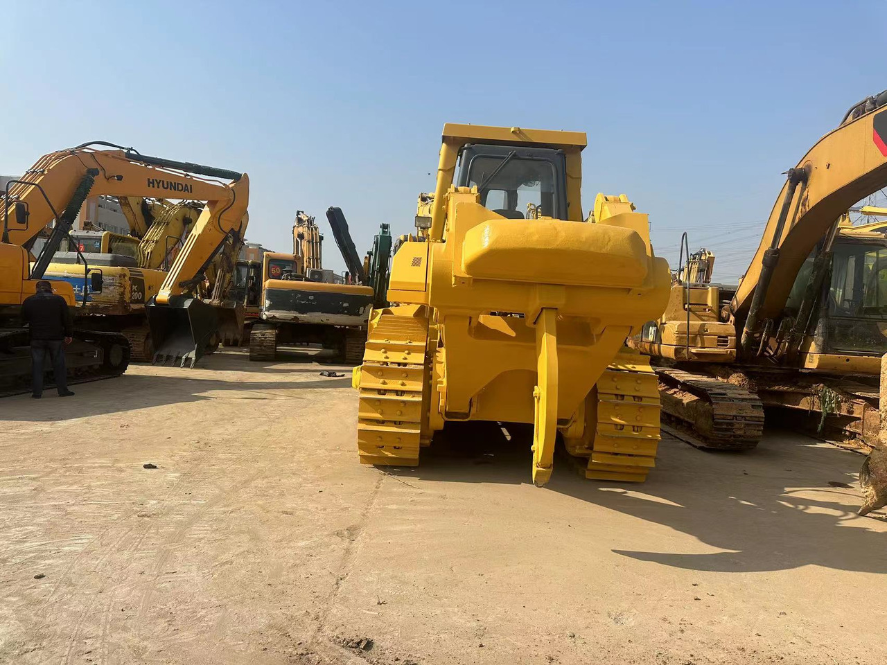 KOMATSU D155A-5 - Buldôzer: foto 4 KOMATSU D155A-5 - Buldôzer: foto 4