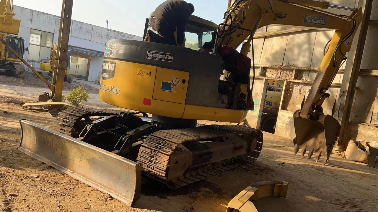 KOMATSU PC138US - Escavadora de rastos: foto 1 KOMATSU PC138US - Escavadora de rastos: foto 1