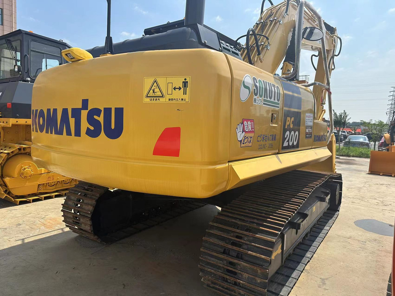 KOMATSU PC200-8N1 - Escavadora de rastos: foto 3 KOMATSU PC200-8N1 - Escavadora de rastos: foto 3