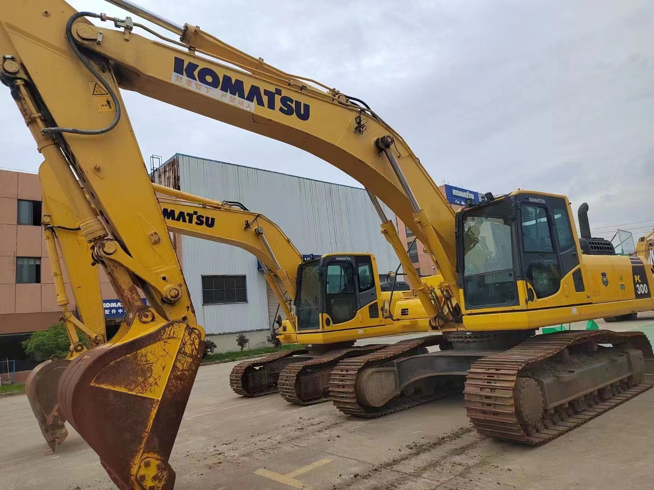 KOMATSU PC300-8 - Escavadora de rastos: foto 1 KOMATSU PC300-8 - Escavadora de rastos: foto 1
