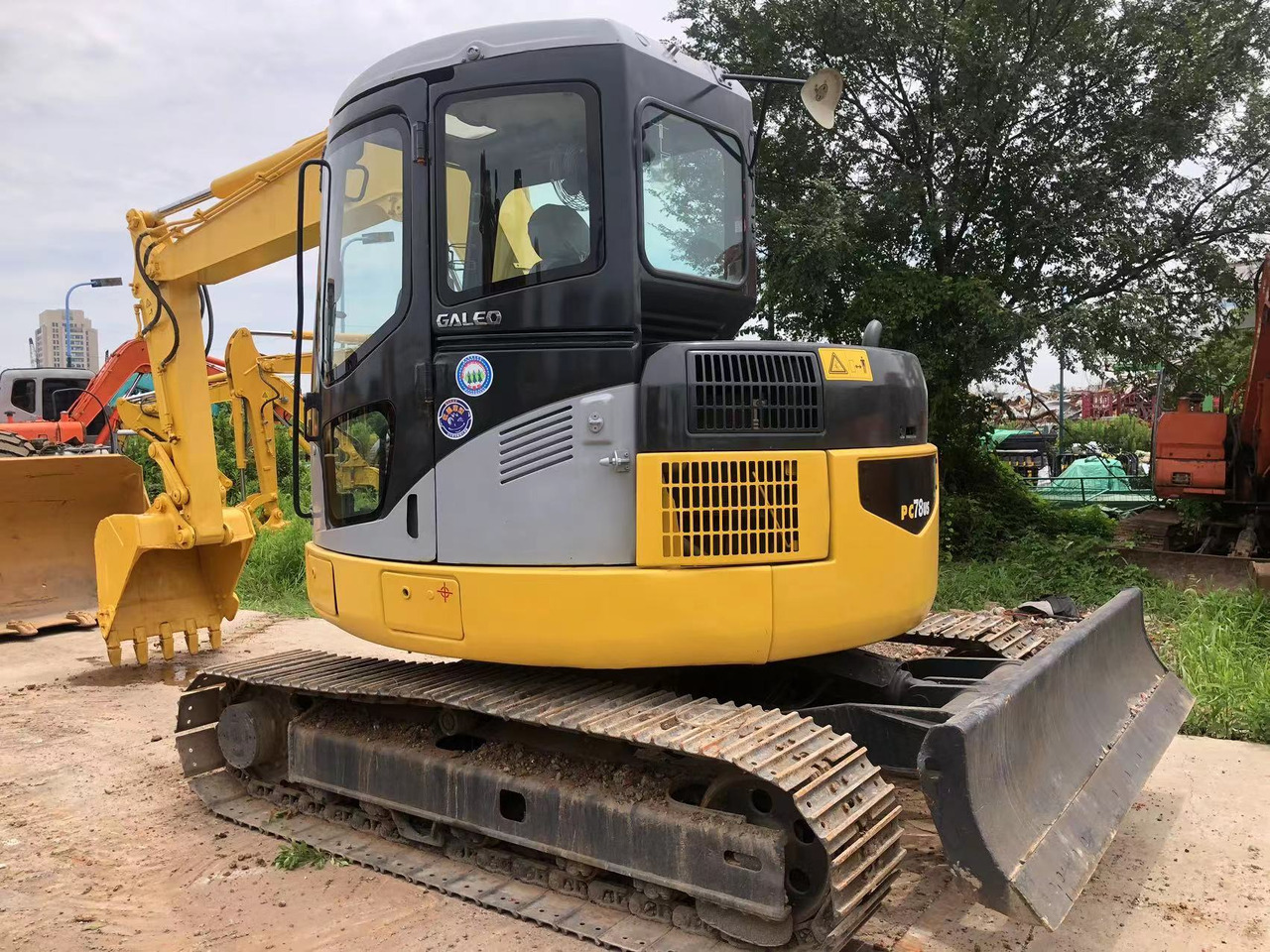 KOMATSU PC70-8 - Mini escavadeira: foto 2 KOMATSU PC70-8 - Mini escavadeira: foto 2