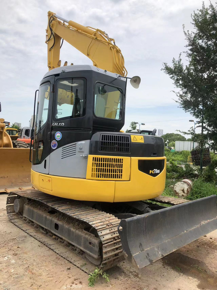 KOMATSU PC70-8 - Mini escavadeira: foto 3 KOMATSU PC70-8 - Mini escavadeira: foto 3