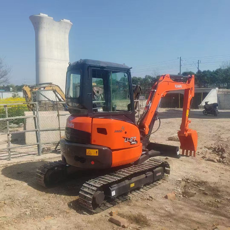 KUBOTA U27 - Mini escavadeira: foto 1 KUBOTA U27 - Mini escavadeira: foto 1