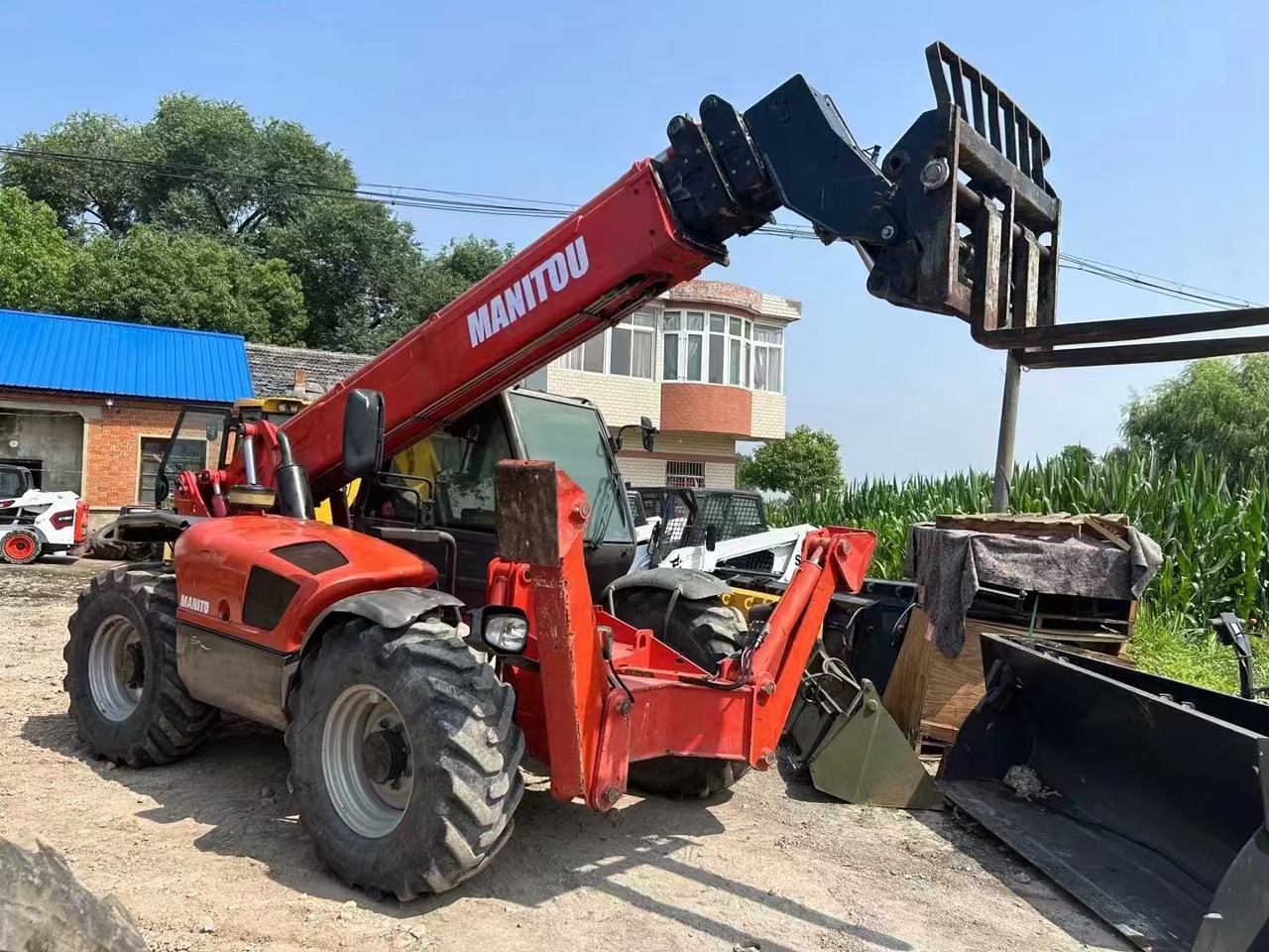 MANITOU MT1740SLT - Empilhador telescópico: foto 1 MANITOU MT1740SLT - Empilhador telescópico: foto 1