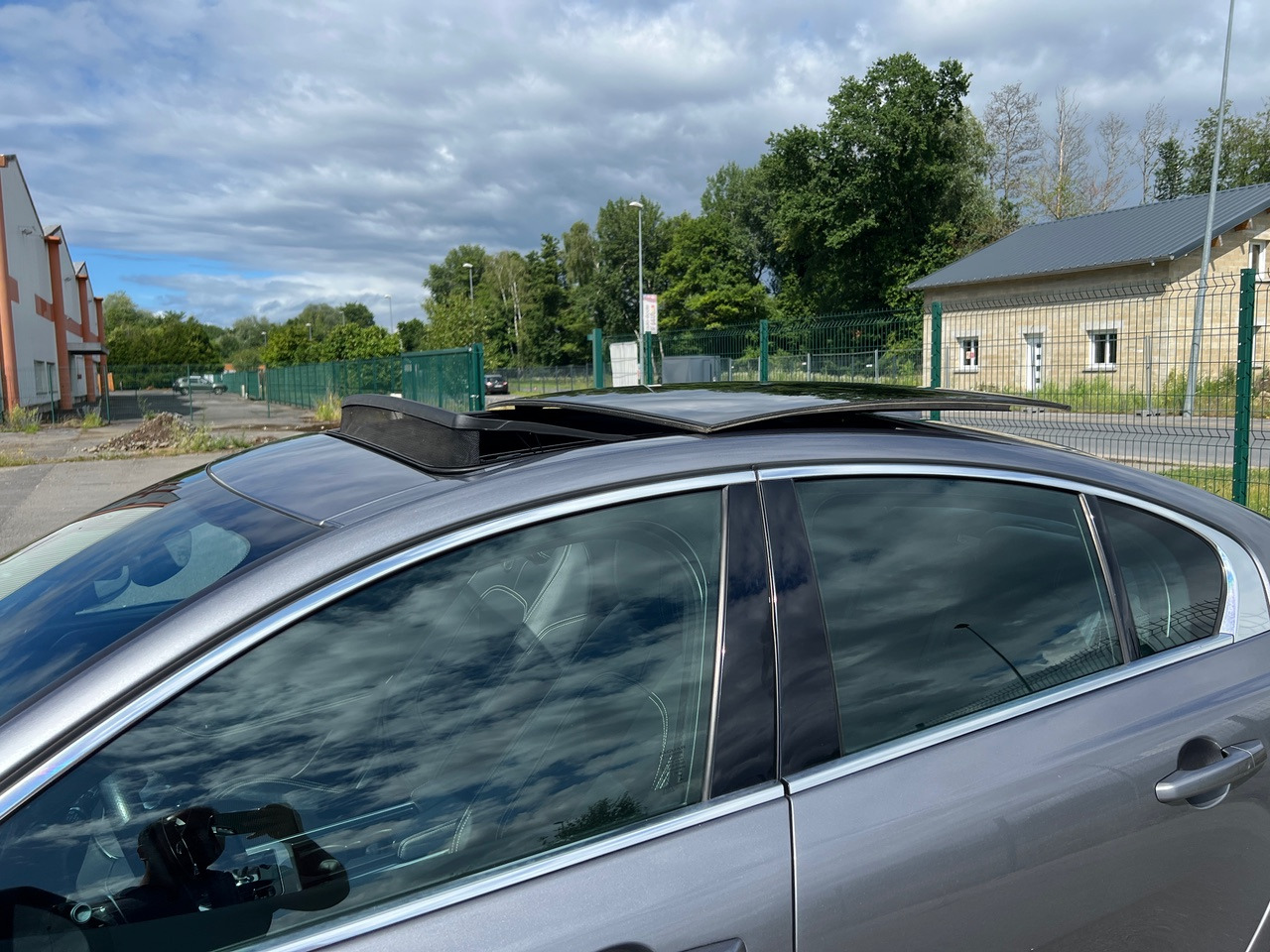 Sedã JAGUAR XE 20MY SE R-DYN. 2.0L D 180 BVA8 Cockpit PANO: foto 22