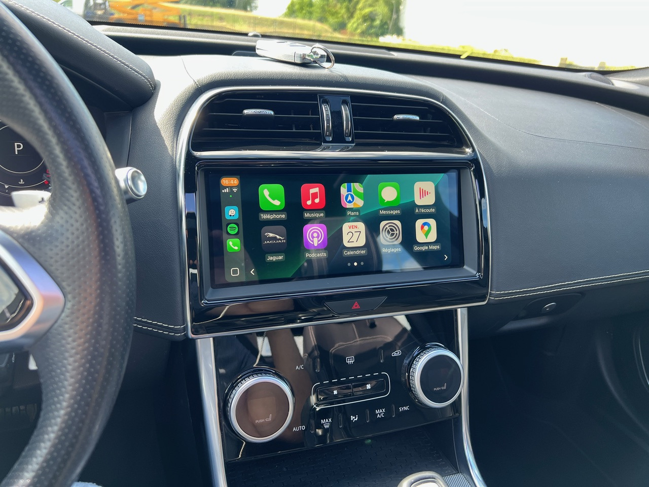 Sedã JAGUAR XE 20MY SE R-DYN. 2.0L D 180 BVA8 Cockpit PANO: foto 34