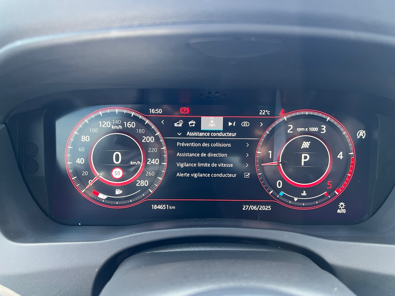 Sedã JAGUAR XE 20MY SE R-DYN. 2.0L D 180 BVA8 Cockpit PANO: foto 30