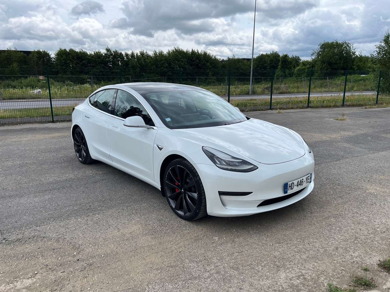TESLA Model 3 Performance Dual Motor FSD 3 Autopilot - Sedã: foto 4 TESLA Model 3 Performance Dual Motor FSD 3 Autopilot - Sedã: foto 4
