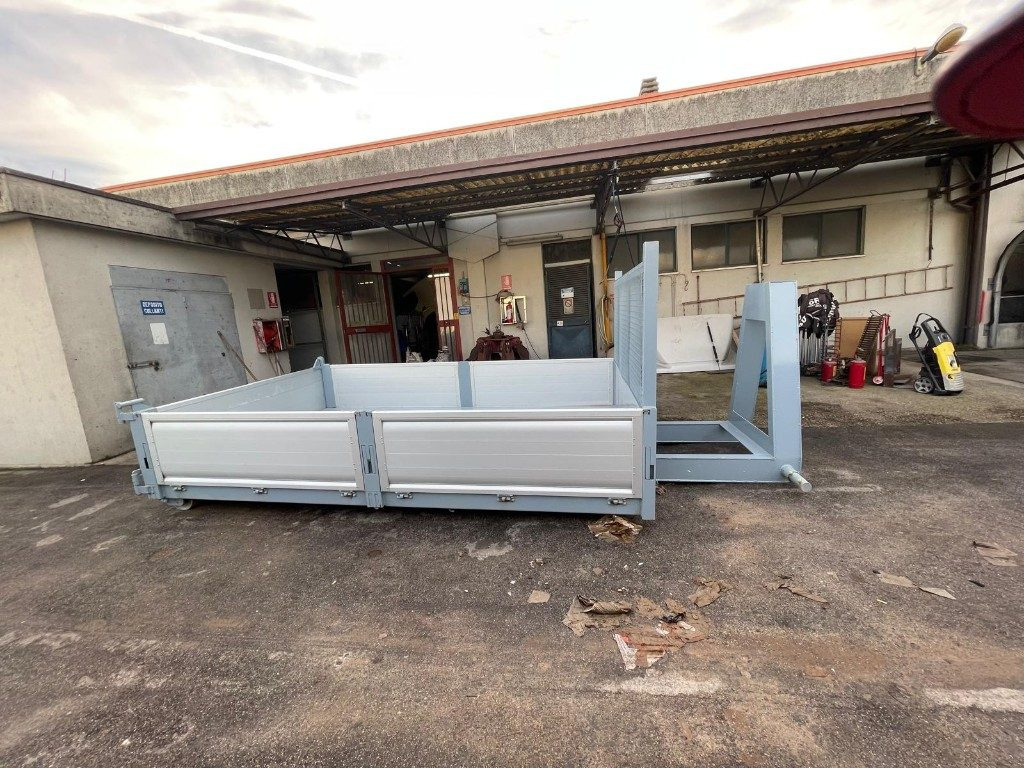 CONTAINER SCARRABILE NUOVO A PIANALE CON SPONDE - Contentor ampliroll: foto 3 CONTAINER SCARRABILE NUOVO A PIANALE CON SPONDE - Contentor ampliroll: foto 3