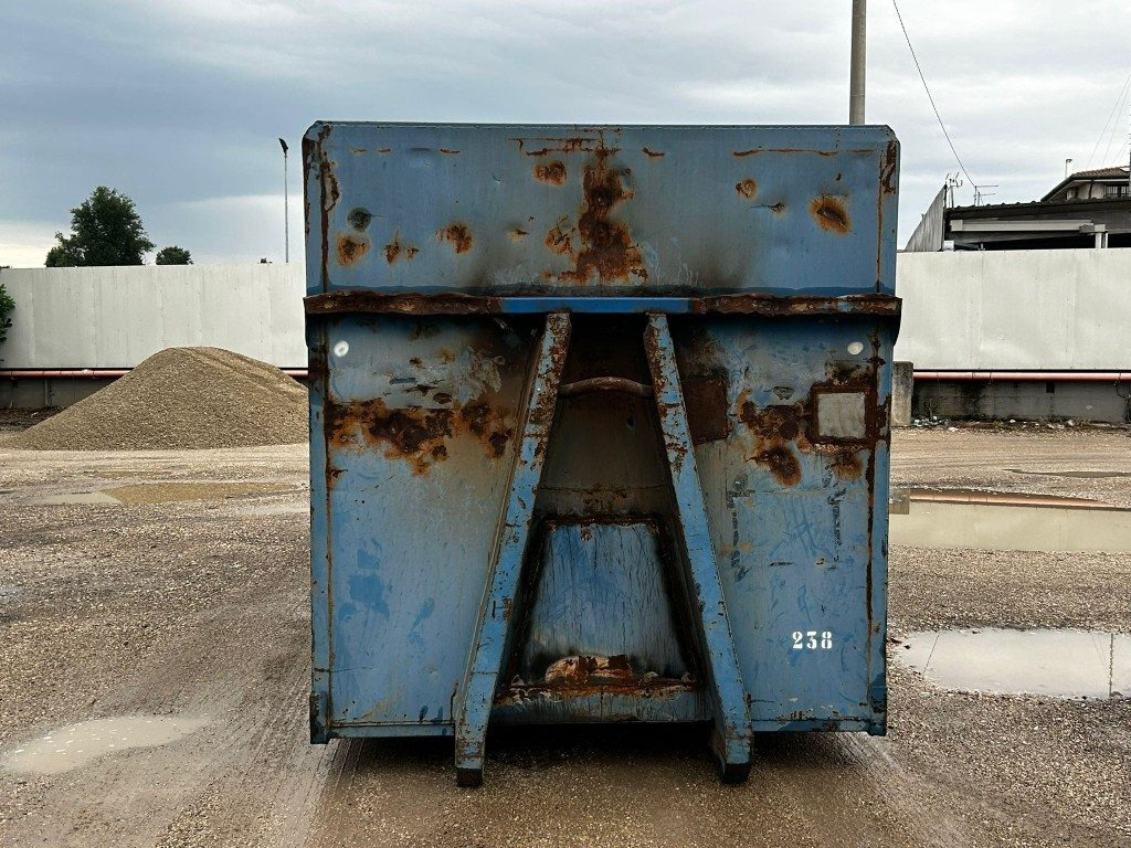 CONTAINER SCARRABILE USATO PER SEGATURA - Contentor ampliroll: foto 2 CONTAINER SCARRABILE USATO PER SEGATURA - Contentor ampliroll: foto 2