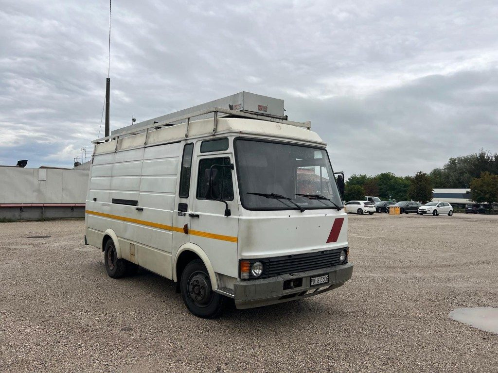 FIAT 60 10 - Furgão: foto 2 FIAT 60 10 - Furgão: foto 2