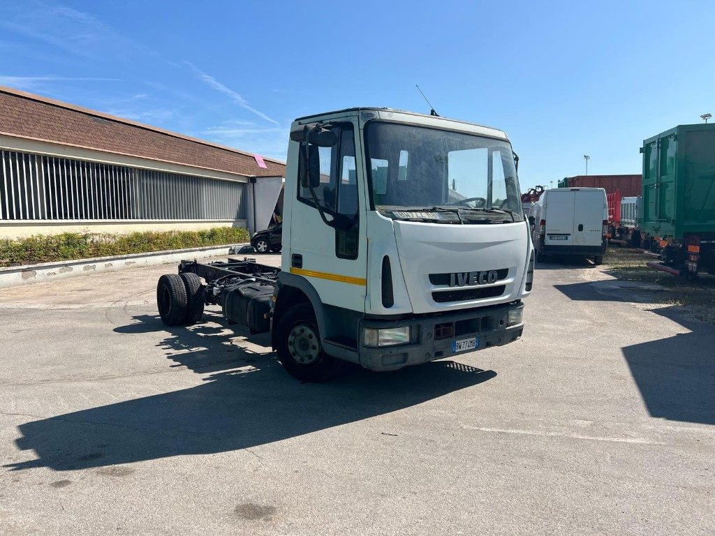 IVECO 80E15 A TELAIO - Caminhão chassi: foto 2 IVECO 80E15 A TELAIO - Caminhão chassi: foto 2