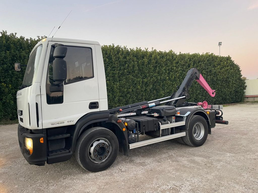 IVECO EUROCARGO 160E25 SCARRABILE - Caminhão polibenne: foto 2 IVECO EUROCARGO 160E25 SCARRABILE - Caminhão polibenne: foto 2